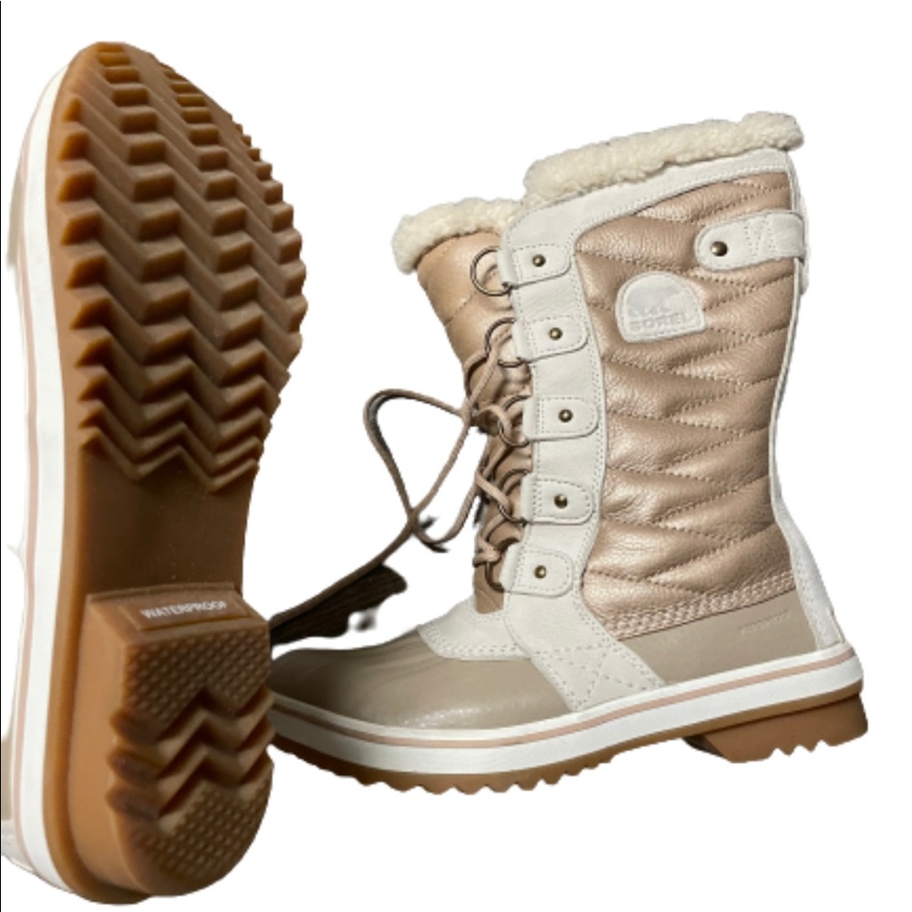 NEW - hardly worn Sorel boots size 7.5